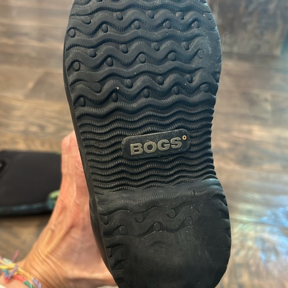 Youth size 10 Bogs - Picture 5 of 5